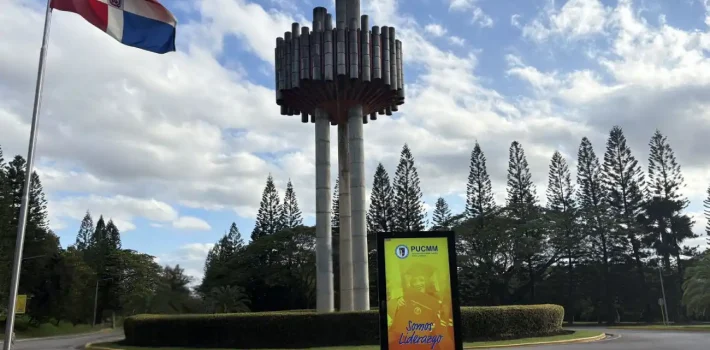 PUCMM lidera el ranking QS 2026