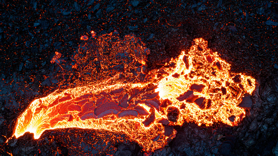 Estudio revela que megamasa bajo Hawái es sólida y rica en hierro